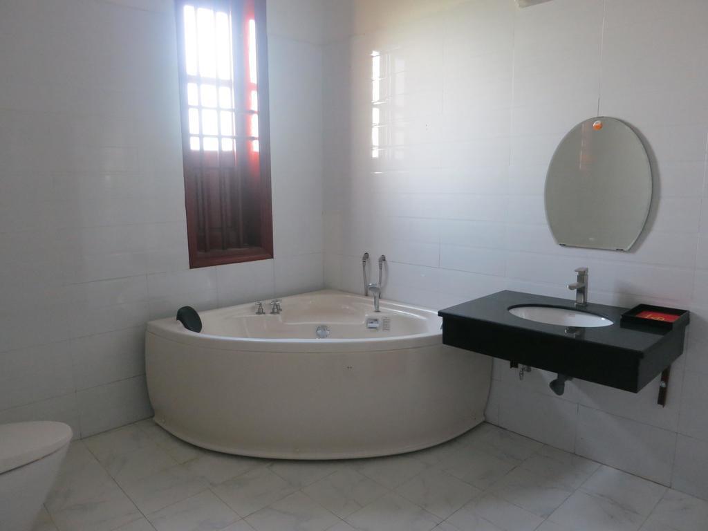Gold Hotel Ninh Binh Buitenkant foto